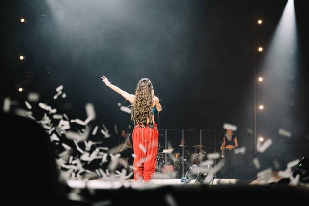 Nina Chuba Nina Chuba begeisterte am Mittwochabend tausende Fans in der Frankfurter Festhalle. Nach dem voran gegangene Auftritte krankheitsbedingt abgesagt werden mussten, war die Freude in Frankfurt um so größer. Die Festhalle war restlos ausverkauft. Frankfurt am Main Festhalle Frankfurt am Main Hessen Deutschland