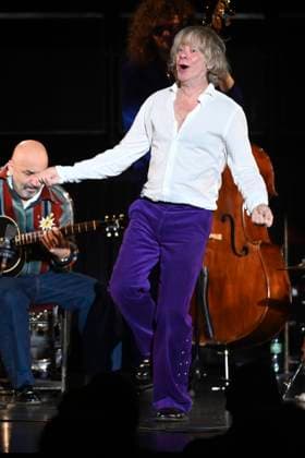 Helge Schneider live bei einem Konzert seiner Ein Mann und seine Musik -Tour im Kuppelsaal. Hannover, 05.11.2025