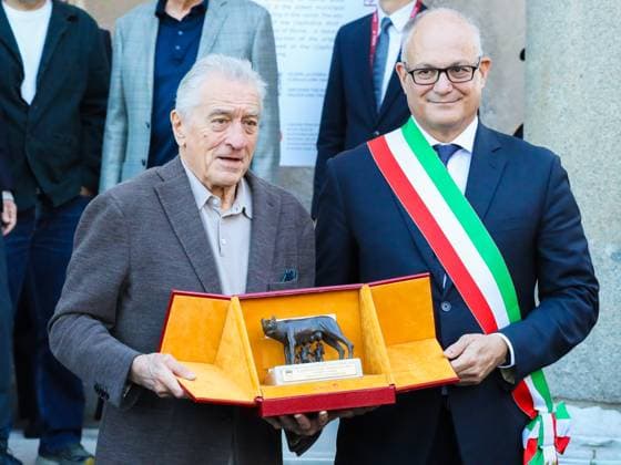 Rome, Robert De Niro receives the Capitoline Wolf from Mayor Roberto Gualtieri.  Copyright: xGiandomenicoxD Angelox xipa-agency.netx xGiandomenicoxD Angelox IPA_Agency_IPA67608951