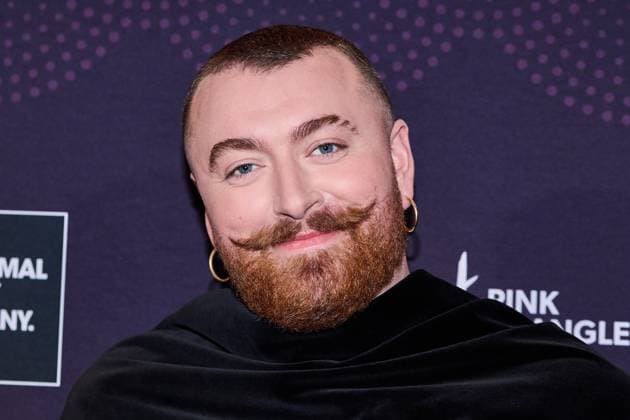 November 6, 2025, Toronto, On, Canada: Sam Smith walks the red carpet at the 2025 PTP Pink Awards in Toronto, on Thursday, Nov. 6, 2025. Toronto Canada  - ZUMAc35_ 20251106_zaf_c35_185 Copyright: xSammyxKoganx