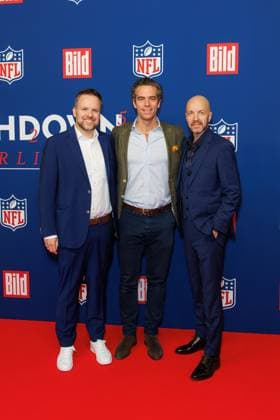 Empfang - BILD NFL TOUCHDOWN BERLIN - Maik Brodowski, Benedikt Färber und Michael Müller beim BILD TOUCHDOWN BERLIN National Football League - Empfang, anlässlich des ersten regulären Saisonspiels der NFL Teams Indianapolis Colts vs. Atlanta Falcons am 07.11.2025 im Axel-Springer-Hochhaus in Berlin. Copyright: xEventpressxKochanx