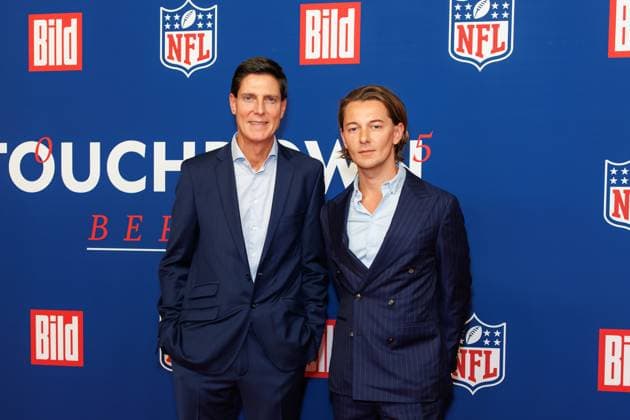 Empfang - BILD NFL TOUCHDOWN BERLIN - Marcus Höfl und Jonas Gnauck beim BILD TOUCHDOWN BERLIN National Football League - Empfang, anlässlich des ersten regulären Saisonspiels der NFL Teams Indianapolis Colts vs. Atlanta Falcons am 07.11.2025 im Axel-Springer-Hochhaus in Berlin. Copyright: xEventpressxKochanx
