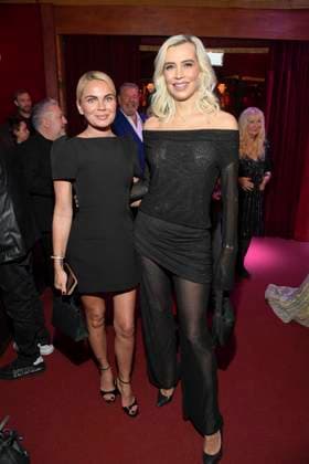 abb Palazzo- Verena Kerth mit Begleitung Frau zu Gast bei der Gala Premiere von Kolja Kleeberg und Hans-Peter Wodarz 17. Dinner Show Unikate im PALAZZO-Spiegelpalast am 07.11.2025 in Berlin Berlin Deutschland
