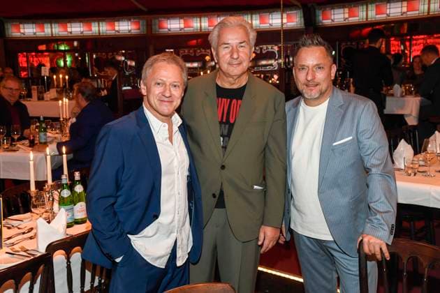abb Palazzo- Axel Pape, Klaus Wowereit und Lars Pape zu Gast bei der Gala Premiere von Kolja Kleeberg und Hans-Peter Wodarz 17. Dinner Show Unikate im PALAZZO-Spiegelpalast am 07.11.2025 in Berlin Berlin Deutschland