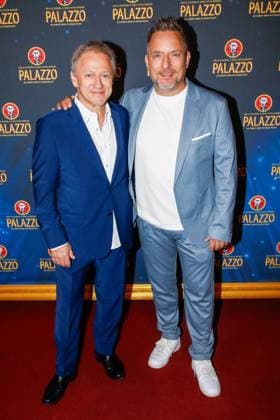 Gala-Premiere 2025 der Palazzo Dinner Show im Spiegelpalast in Berlin Berlin, 7.11.2025 Axel Pape und Lars Pap bei der Gala-Premiere 2025 der Palazzo Dinner Show im Spiegelpalast in Berlin Berlin Copyright: xMatthiasxGränzdörferx