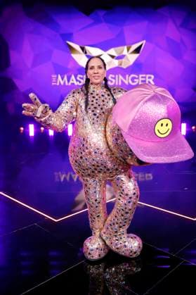 Designerin Barbara Becker als Figur Smiley in der Prosieben-Show The Masked Singer in den MMC-Studios in Ossendorf. Köln, 08.11.2025 NRW Deutschland Copyright: xChristophxHardtx