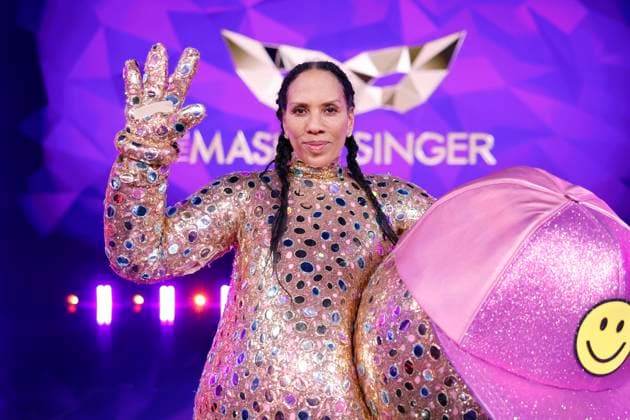 Designerin Barbara Becker als Figur Smiley in der Prosieben-Show The Masked Singer in den MMC-Studios in Ossendorf. Köln, 08.11.2025 NRW Deutschland Copyright: xChristophxHardtx
