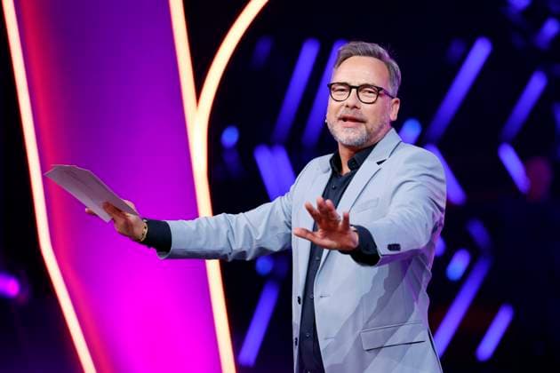 Moderator Matthias Opdenhövel in der Prosieben-Show The Masked Singer in den MMC-Studios in Ossendorf. Köln, 08.11.2025 NRW Deutschland Copyright: xChristophxHardtx