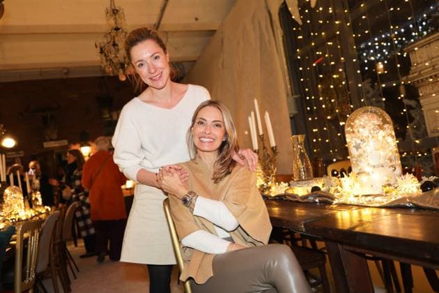 GLAMOUR & GENUSS EVENT by Wildhagen & Friends, Schauspielerin Friederike Linke mit TV Journalistin Sarah Valentina Winkhaus Düsseldorf Wandelhalle NRW Deutschland