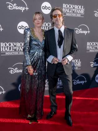 November 8, 2025, Los Angeles, California, USA: CAMILLE JOHNSON and CHRIS ROBINSON of The Black Crows attends 2025 Rock & Roll Hall of Fame Induction Ceremony. Los Angeles USA - ZUMAb173 20251108_aap_b173_440 Copyright: xBillyxBennightx