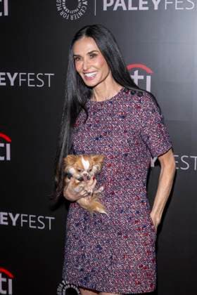 PaleyFest NY 2025: Paramount+ s Landman , New York, New York, USA - 09 Nov 2025 Demi Moore holding her dog Pilaf attends Paramount+ s Landman during PaleyFest NY 2025 at The Paley Museum. New York United States Copyright: xRonxAdarx xSOPAxImagesx _radar_paley_20251109_00639