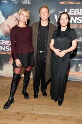 abb- Luise Heyer, Matthias Schweighöfer Schweighoefer und Verena Altenberger zu Gast auf dem roten Teppich bei der Berlin Premiere des Kinofilms DAS LEBEN DER WÜNSCHE WUENSCHE im UCI East Side Gallery Berlin, am 11.11.2025 in Berlin Berlin Deutschland