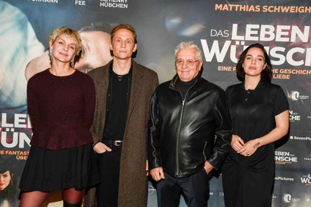 abb- Luise Heyer, Matthias Schweighöfer Schweighoefer , Henry Hübchen Huebchen und Verena Altenberger zu Gast auf dem roten Teppich bei der Berlin Premiere des Kinofilms DAS LEBEN DER WÜNSCHE WUENSCHE im UCI East Side Gallery Berlin, am 11.11.2025 in Berlin Berlin Deutschland