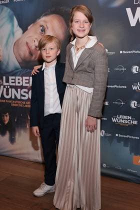 11.11.2025, Anton Landau und Luise Landau zur Premiere von Das Leben Der Wünsche, UCI East Side Gallery, Berlin, Berlin