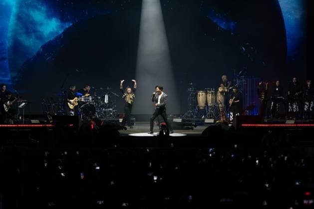 Dimash Qudaibergen in concert in London, UK - 12 Nov 2025 Dimash Qudaibergen performs on stage during his Stranger Tour at Ovo Wembley Arena. London United Kingdom Copyright: xLounisxTiarx xSOPAxImagesx DSC09407