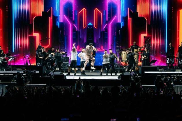 Dimash Qudaibergen in concert in London, UK - 12 Nov 2025 Dimash Qudaibergen performs on stage during his Stranger Tour at Ovo Wembley Arena. London United Kingdom Copyright: xLounisxTiarx xSOPAxImagesx DSC09551