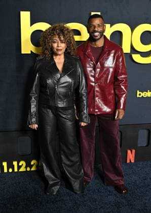 Netflix™s ˜Being Eddie™ Los Angeles Premiere Kim Fields and Jermelle Simon arriving to Netflix™s Being Eddie Los Angeles premiere held at the Netflix Tudum Theater on November 12, 2025 in Hollywood, Ca. Hollywood Netflix Tudum Theater California USA Copyright: xStarbuck AFF-USA.COMx