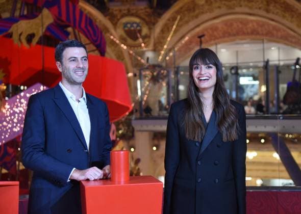 Clara Luciani During Christmas Opening At Galeries Lafayette - Paris Clara Luciani during Christmas opening at Galeries Lafayette in Paris, France on November 12, 2025. Photo by Alain Apaydin ABACAPRESS.COM Paris France  Copyright: xApaydinxAlain ABACAx