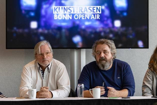 Pressekonferenz zur Kunst!Rasen Open-Air Saison 2026 in Bonn Ernst-Ludwig HARTZ (ELH Promotion), und Martin J. NÖTZEL (Kunst!Rasen Bonn)- Pressekonferenz zur Kunst!Rasen Bonn Open-Air-Saison 2026 im Bonn Marriott Hotel. Vorgestellt werden das Programm der über 20 Open-Air-Konzerte im Juli und August sowie Konzepte und Highlights der 15. Saison am Rande der Bonner Rheinaue in Bonn-Gronau. Bonn Gronau Nordrhein-Westfalen Deutschland Copyright: xBonn.digitalx xMarcxJohnx