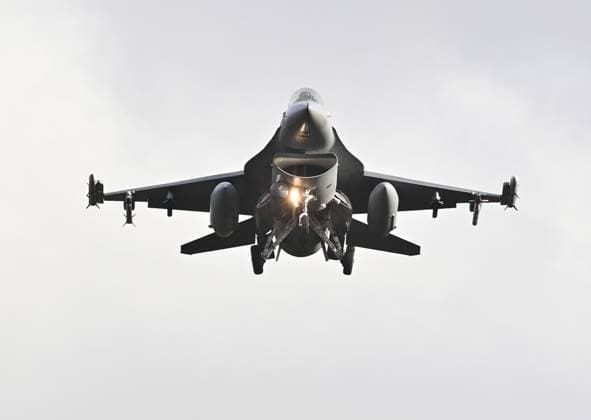 04.11.2025, xjrdrx, Politik, Luftwaffe US Air Force, Lockheed Martin F 16 Fighting Falcon Kampfflugzeug Spangdahlem