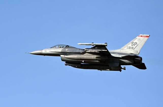 04.11.2025, xjrdrx, Politik, Luftwaffe US Air Force, Lockheed Martin F 16 Fighting Falcon Kampfflugzeug Spangdahlem