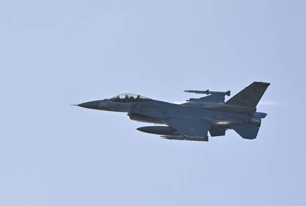04.11.2025, xjrdrx, Politik, Luftwaffe US Air Force, Lockheed Martin F 16 Fighting Falcon Kampfflugzeug Spangdahlem