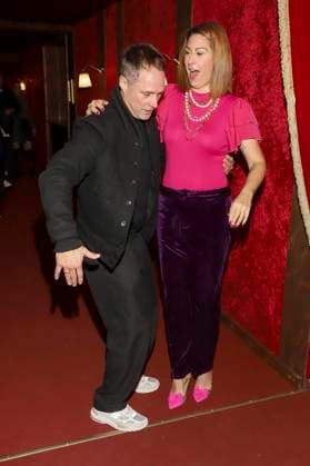 abb Palazzo- Madita van Huelsen Moderatorin mit Begleitung mann bei der Premiere von Cornelia Poletto 10. Dinner Show PALAZZO Hier und Jetzt am 13.11.2025 in Hamburg Hamburg Deutschland