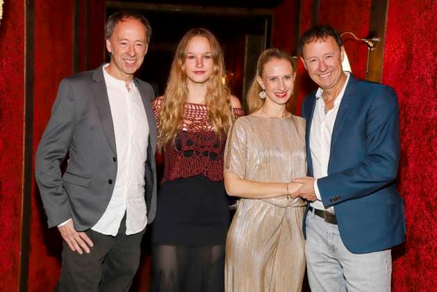 abb Palazzo- Gerit Braun, Johanna Braun (Tochter), Johanna Braum, Frederik Braun bei der Premiere von Cornelia Poletto 10. Dinner Show PALAZZO Hier und Jetzt am 13.11.2025 in Hamburg Hamburg Deutschland