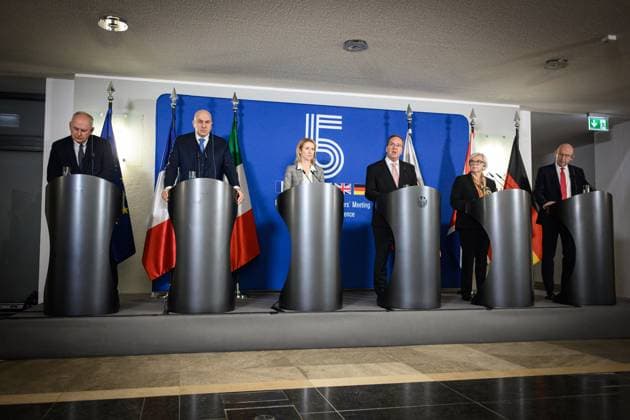 Berlin, Pressestatements nach dem Group of Five Treffen im BMVg Gemeinsame Pressekonferenz nach dem Group of Five Treffen im Bundesministerium der Verteidigung am 14.11.2025 mit der Hohen Vertreterin der Europäischen Union Kaja Kallas (EU), der französischen Verteidigungsministerin Catherine Vautrin (Frankreich), dem italienischen Verteidigungsminister Guido Crosetto (Italien), dem britische Verteidigungsminister John Healey (Großbritannien), PaweÅ‚ Zalewski (Staatssekretär im Verteidigungsministerium) und Boris Pistorius (Verteidigungsminister Deutschland). Berlin Bundesministerium der Verteidigu Berlin Deutschland