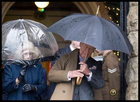 . 14 11 2025. Merthyr Tydfil, United Kingdom. King Charles III and Queen Camilla battle with the elements as Storm Claudia hits during their visit to Cyfarthfa Castle in Merthyr Tydfil, South Wales, United Kingdom, as The King celebrated his 77th birthday.  xStephenxLockx xi-Imagesx IIM-26374-0035