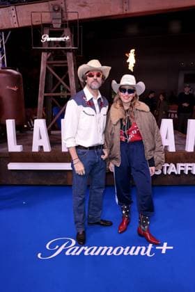 Tom Beck und Evelyn Weigert bei der Premiere der 2. Staffel der Serie Landman (Paramount+ ) im Zoo Palast am 14.11.2025 in Berlin Landman Serien Premiere in Berlin