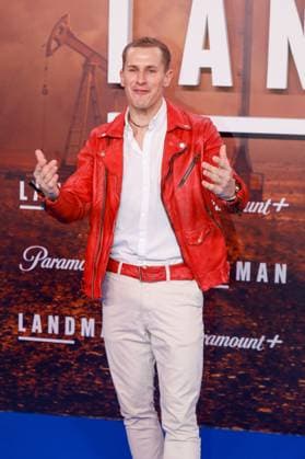 Premiere der 2. Staffel der Serie Landman in Berlin Berlin, 14.11.2025 Lukas Sauer bei der Premiere der 2. Staffel der Serie Landman im Zoo Palast in Berlin Berlin Copyright: xMatthiasxGränzdörferx