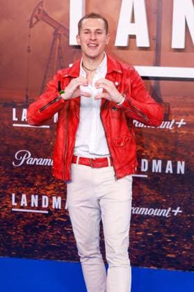Premiere der 2. Staffel der Serie Landman in Berlin Berlin, 14.11.2025 Lukas Sauer bei der Premiere der 2. Staffel der Serie Landman im Zoo Palast in Berlin Berlin Copyright: xMatthiasxGränzdörferx