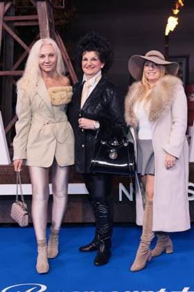 14.11.2025 , Nata Fuebbi mit Freundin Silvia und Begleitung zur Europapremiere von Landman - Staffel2, Zoo Palast, Berlin, Berlin