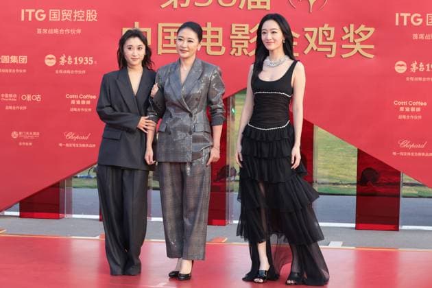 XIAMEN, CHINA - NOVEMBER 15: The cast and crew of A Song Sung Blue arrive at the red carpet for the closing ceremony during the 38th China Golden Rooster Awards on November 15, 2025 in Xiamen, Fujian Province of China.  Copyright: xVCGx 111604062217