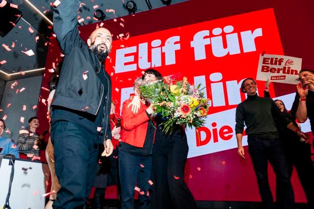 2. Tagung Landesparteitag Die Linke Berlin Elif Eralp, Spitzenkandidatin der Partei Die Linke, feiert auf der Bühne während der zweiten Tagung des 10. Landesparteitags der Partei Die Linke Berlin am 15. November 2025. Copyright: xEVENTPRESSxJeremyxKnowlesx