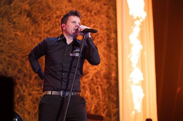 November 15, 2025, Madrid, Spain: Singer Dani Martin performs live during his concert at the Movistar Arena in Madrid. Madrid Spain - ZUMAs197 20251115_aaa_s197_171 Copyright: xAtilanoxGarciax