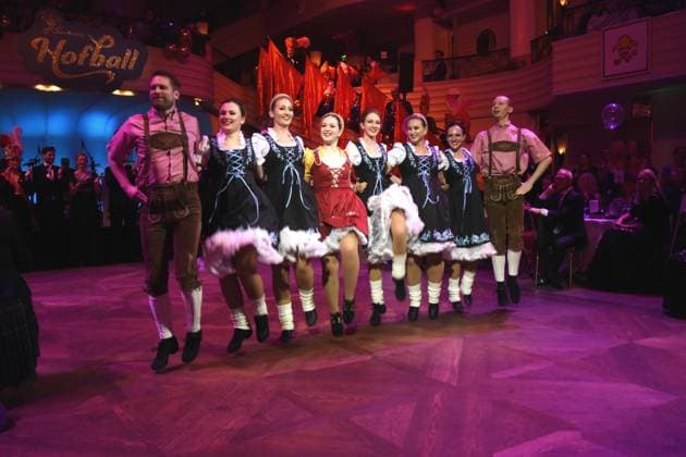 Narrhalla Garde Show Muenchen 15.11.2025 Bayerischer Hof Narrhalla Hofballl Foto Muenchen