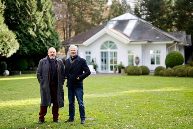 Die Tatort-Schauspieler Dietmar Bär (Freddy Schenk) und Klaus J. Behrendt (Max Ballauf) bei einem Fototermin zum 98. Kölner Tatort Der Glücklichmacher im Kölner Villenviertel in Hahnwald. Köln, 17.11.2025 NRW Deutschland Copyright: xChristophxHardtx