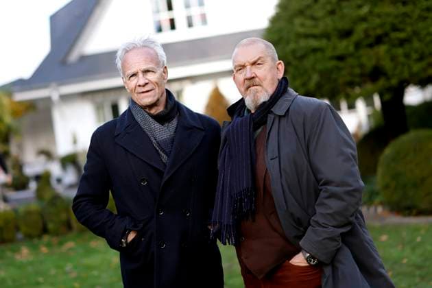 Die Tatort-Schauspieler Klaus J. Behrendt (Max Ballauf) und Dietmar Bär (Freddy Schenk) bei einem Fototermin zum 98. Kölner Tatort Der Glücklichmacher im Kölner Villenviertel in Hahnwald. Köln, 17.11.2025 NRW Deutschland Copyright: xChristophxHardtx
