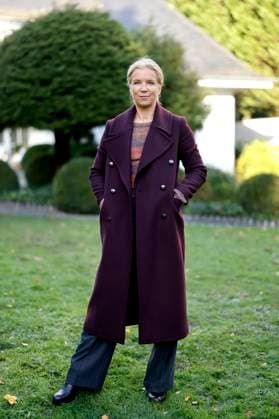 Schauspielerin Alexandra Schalaudek bei einem Fototermin zum 98. Kölner Tatort Der Glücklichmacher im Kölner Villenviertel in Hahnwald. Köln, 17.11.2025 NRW Deutschland Copyright: xChristophxHardtx