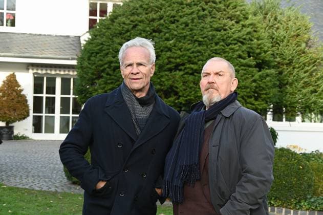 Schauspieler Klaus J. Behrendt ( Kommissar Max Ballauf ) und Dietmar Bär (Kommissar Freddy Schenk ) , l-r, posiert am Set des 98. Kölner Tatort Der Glücklichmacher