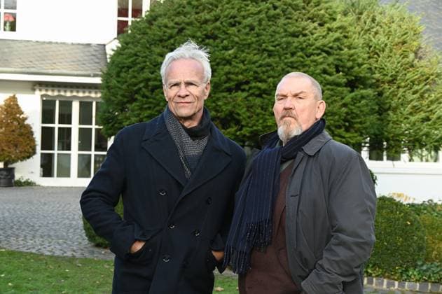 Schauspieler Klaus J. Behrendt ( Kommissar Max Ballauf ) und Dietmar Bär (Kommissar Freddy Schenk ) , l-r, posiert am Set des 98. Kölner Tatort Der Glücklichmacher