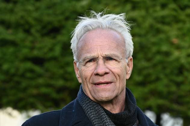 Schauspieler Klaus J. Behrendt ( Kommissar Max Ballauf ) posiert am Set des 98. Kölner Tatort Der Glücklichmacher
