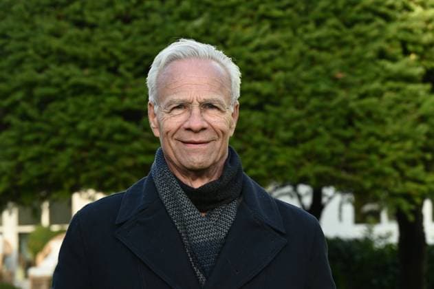 Schauspieler Klaus J. Behrendt ( Kommissar Max Ballauf ) posiert am Set des 98. Kölner Tatort Der Glücklichmacher