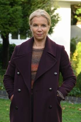 Schauspielerin Alexandra Schalaudek posiert am Set des 98. Kölner Tatort Der Glücklichmacher