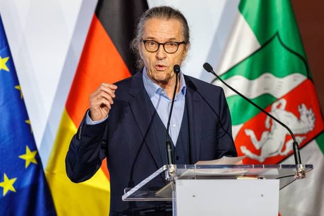17.11.2025. Düsseldorf. Mit dem Kunstpreis des Landes Nordrhein-Westfalen wird in diesem Jahr der Autor Ralf Rothmann ausgezeichnet. NRW-Ministerpräsident Hendrik Wüst und Kulturministerin Ina Brandes verleihen den Preis an den in Oberhausen aufgewachsenen Schriftsteller. Außerdem werden die Förderpreise in den fünf Sparten Baukunst, Darstellende Künste, Literatur, Musik und Visuelle Künste verliehen. Hier: Autor Ralf Rothmann Düsseldorf K21, Ständehaus Nordrhein-Westfalen Deutschland