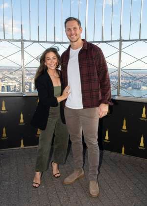 November 17, 2025, New York, New York, USA: SHAWN JOHNSON EAST and ANDREW EAST visit The Empire State Building ahead of the season finale of Fox s Special Forces: World Toughest Test in New York. 17 November 2025 New York USA - ZUMAa265 20251117_zep_a265_006 Copyright: xEricxAcquayex