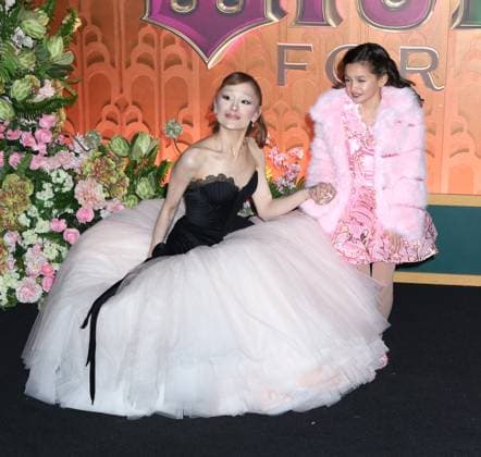 Wicked: For Good New York Premiere Ariana Grande and Scarlett Spears attending the Wicked: For Good New York Premiere held at the David Geffen Hall on November 17, 2025 in New York City, NY New York City David Geffen Hall NY USA Copyright: xStevenxBergman AFF-USA.COMx