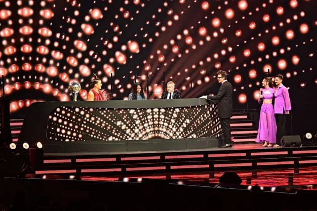 Let‘s Dance Live. Jorge Gonzalez , Motsi Mabuse , Joachim Llambi , Daniel Hartwich , Ann-Kathrin Bendixen und Zsolt Sandor Cseke während der Live-Show Let‘s Dance am 17.11.2025 in der Festhalle Frankfurt. 20251117MWI095565